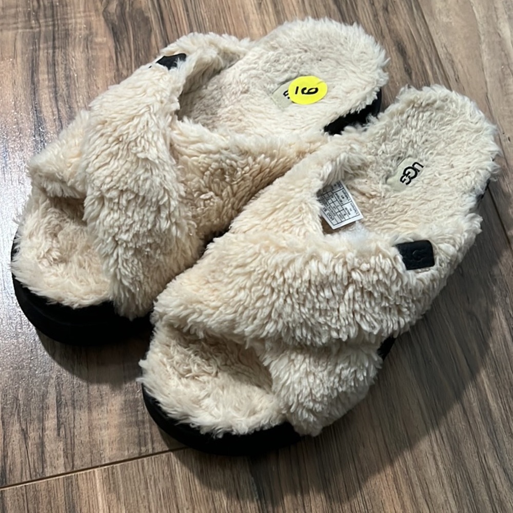 Cutest Ugg Platform Slippers